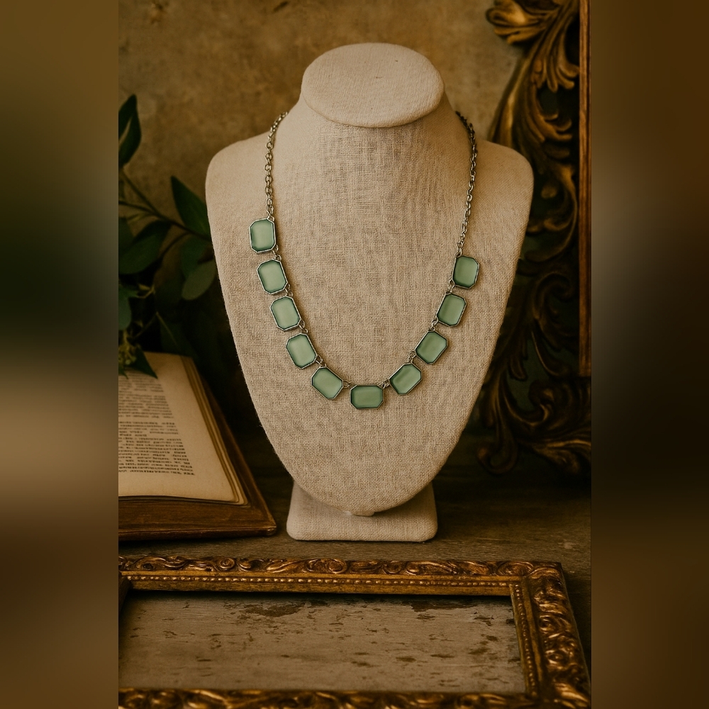 Vintage Silver-Tone Necklace with Frosted Green Glass Stones
